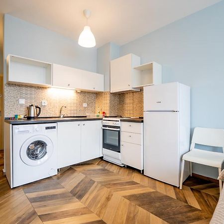 Cozy Little Apartment In Studentski Grad Szófia Kültér fotó