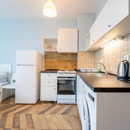Cozy Little Apartment In Studentski Grad Szófia Kültér fotó