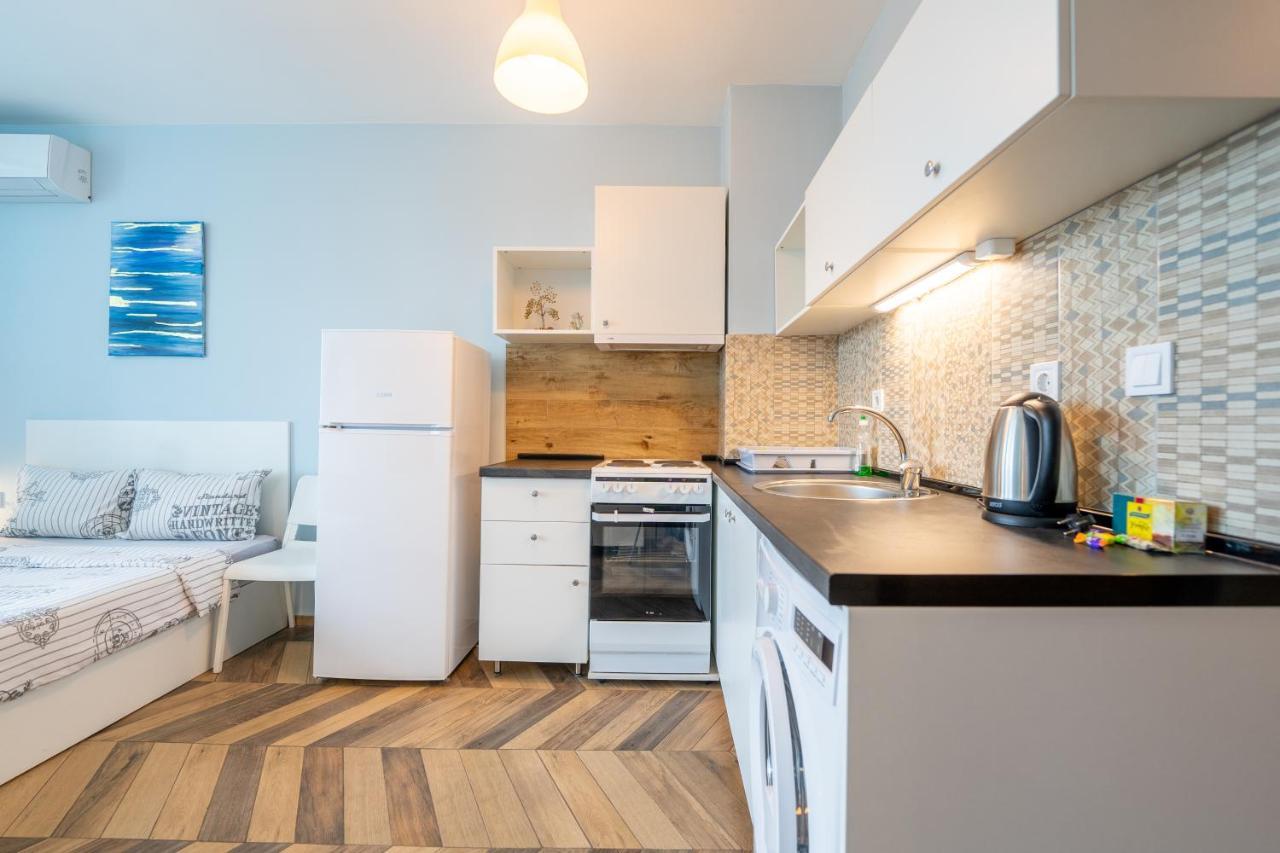 Cozy Little Apartment In Studentski Grad Szófia Kültér fotó