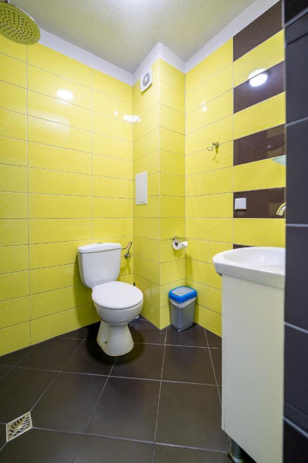 Cozy Little Apartment In Studentski Grad Szófia Kültér fotó